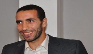 إعلامي مصري يهدد محمد أبو تريكة بالقبض عليه حال نزوله القاهرة (فيديو)