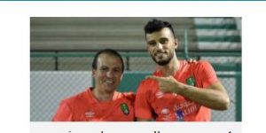 كيف رد عمر السومة على مشجع طالبه بالانضمام لنادي الهلال السعودي؟ (فيديو)
