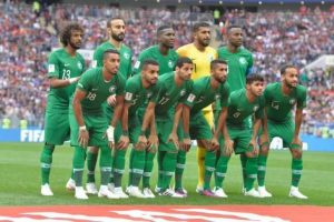 شاهد.. ماذا قال لاعبو المنتخب عند نزولهم من الطائرة بعد تعرضها لعطل فني؟
