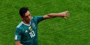 عودة مفاوضات النصر مع آرسنال لضم أوزيل