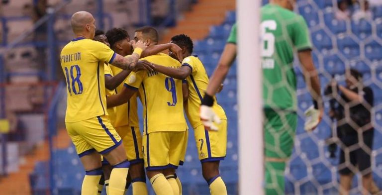 الإصابات تضرب النصر في أول مباراة بالدوري السعودي لتفسد فرحة الفوز على ضمك