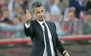 لوشيسكو يصب غضبه على لاعبي الهلال بعد مباراة الأهلي ويحذر من مباراة إتحاد جدة