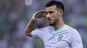 بالصور: أهلي جدة يكشف عن قميصه الجديد في الموسم القادم. ويتجاهل عمر السومة