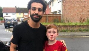 الفيفا يتغزل في محمد صلاح بعد واقعة طفل ليفربول
