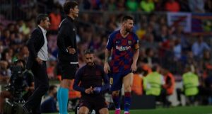 سوء حظ .. ميسي يثير القلق في برشلونة بعد حصوله على أفضل لاعب