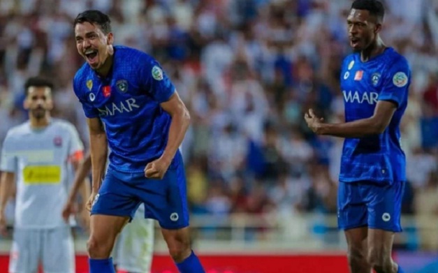 كارلوس إدواردو ، الهلال