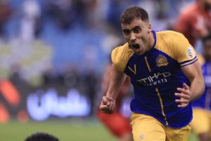 إعلام المغرب يصف حمدالله بالمجنون ويتهم النصر بالتسبب في جنونه
