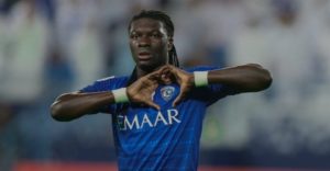"غوميز" يحسم موقفه من الاستمرار مع الهلال
