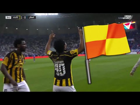 فضيحة الموسم .. هكذا علق إعلامي رياضي على مباراة الكلاسيكو بين الهلال والاتحاد