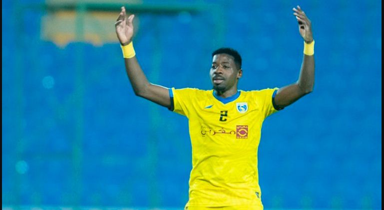 لاعب التعاون ياسين برناوي يضع فريقه في مأزق قبل لقاء الهلال