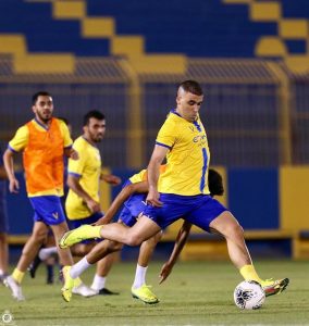 معسكر النصر.. حصتان تدريبيتان.. وفقرة في صالة الحديد