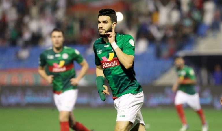 بعد تسجيله 7 أهداف في مباراة.. حقيقة إصابة “أزارو” بالرباط الصليبي
