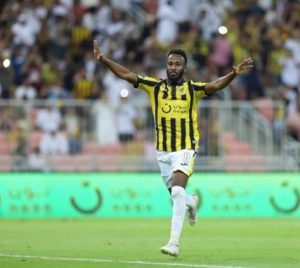 "المولد" ينهي أزمة كاريلي قبل كلاسيكو الهلال
