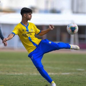 لاعب "النصر" يعلن إصابته بفيروس "كورونا"