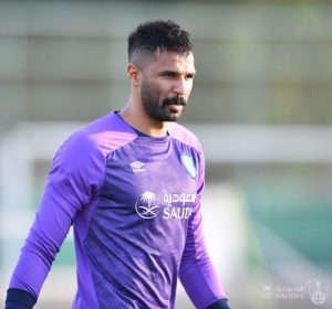 الأهلي يكثف جهوده لإشراك "العويس" في مواجهة الاتحاد