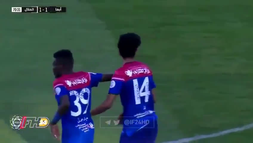 لقطة تدخل سالم الدوسري على لاعب ابها  !!!