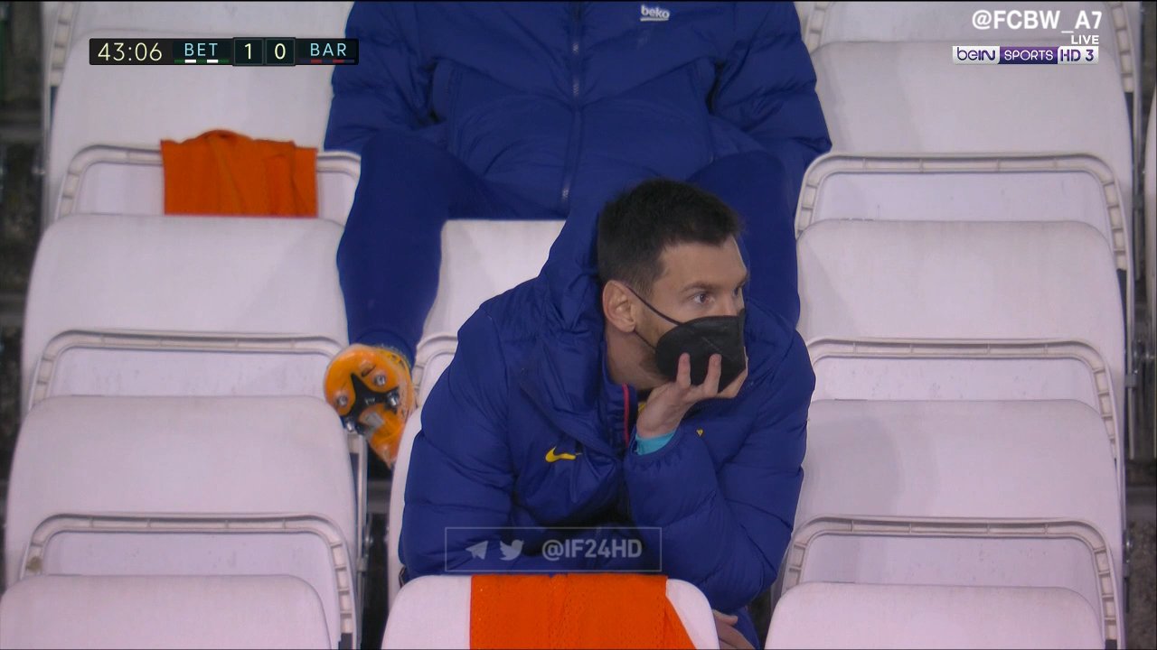 رد فعل ميسي بعد هدف ريال بتيس في برشلونة