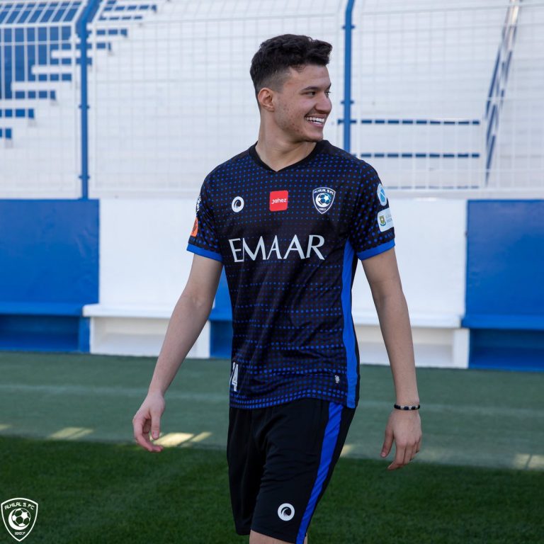 ضربة موجعة لـ”الهلال” قبل مواجهة الوحدة