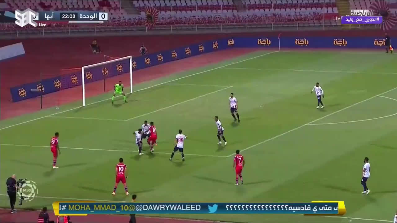 الحـ ـارس يسجل هـ ـدف من المـ ـرمى إلى المـ ـرمى