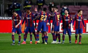 برشلونة ينـ،ـجو من الهبوط للدرجة الثانية في اللحظات الاخيرة
