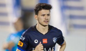 الكشف عن موقف “الحمدان” من المشاركة مع الهلال أمام الاستقلال