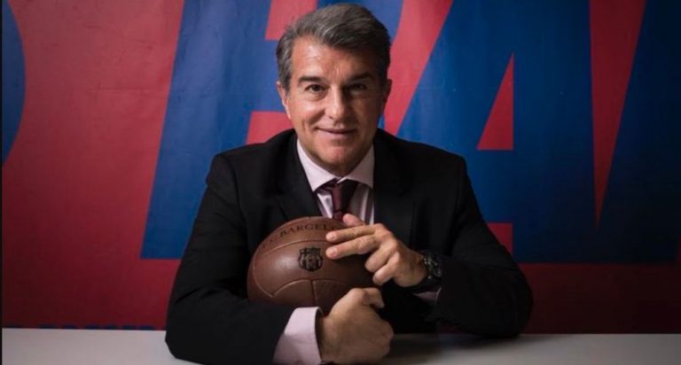 laporta with barcelona shirt