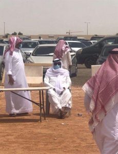 وصل المحبة غاب.. صورة مؤثرة لوليد الفراج في وداع عادل التويجري