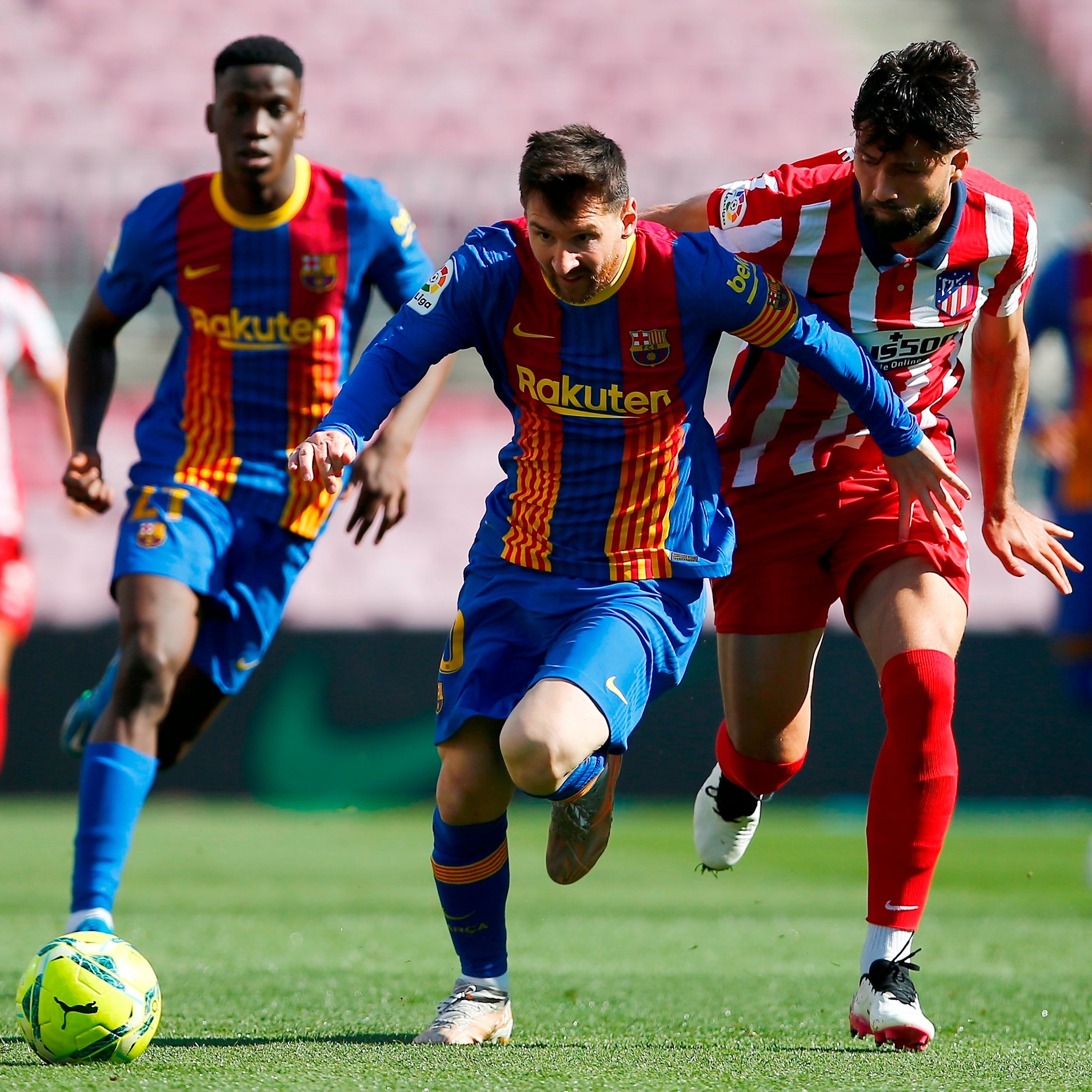 Lenglet misses a goal opportunity for Barcelona
