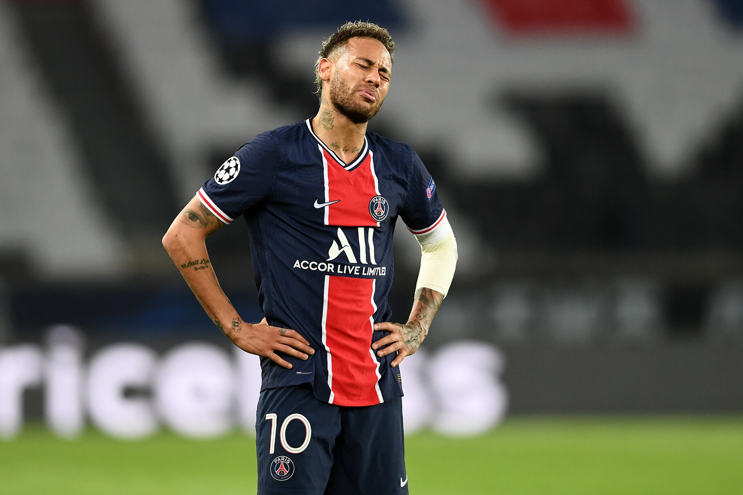 الطرف الباريسي يقابل طلب برشلونة لاستعادة نيمار برد محير