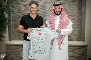 "الهلال" يودع مدربه البرتغالي مورايس.. وفهد بن نافل يُثمن جهوده (صور)
