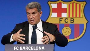 لابورتا يحدد سعر لاعب برشلونة المتمرد