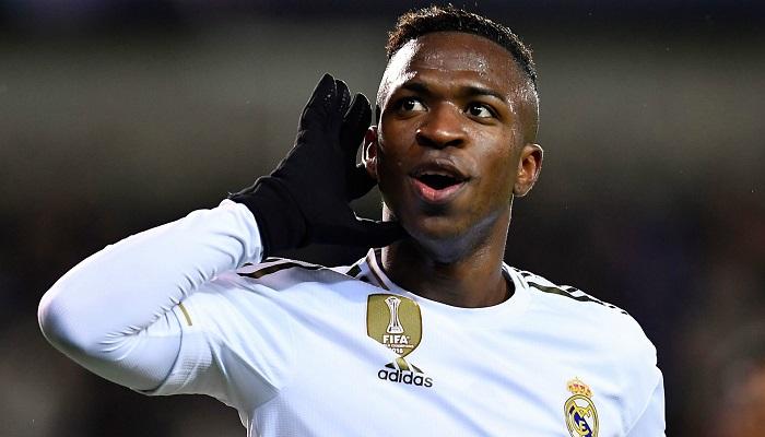 ريال مدريد يعرض فينيسيوس على اليونايتد مع فاران لتمـ،ـويل صفـ،ـقة القـ،ـرن