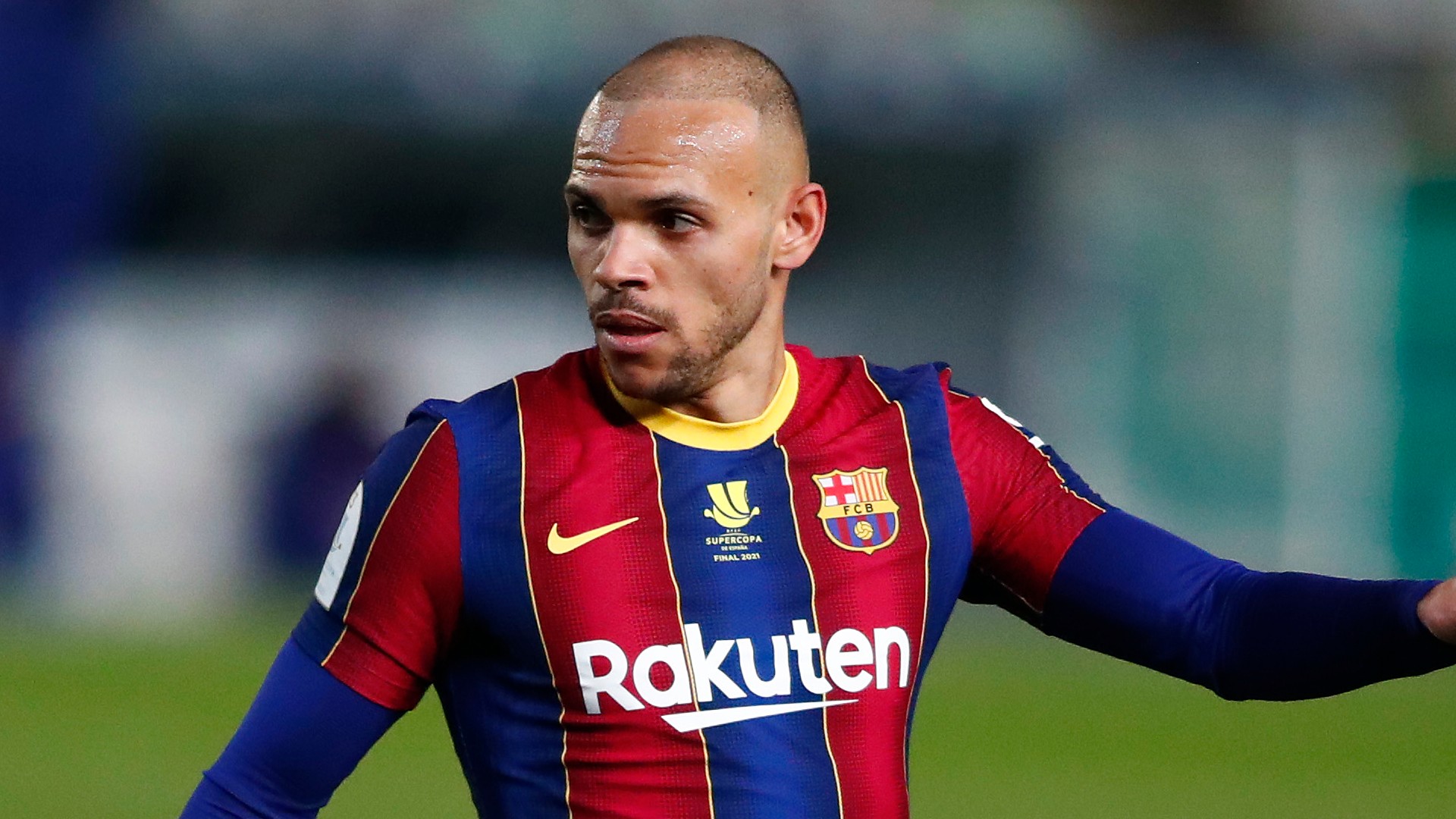 مقابل 15 مليون يورو ، برشلونة  اتفق علي رحيل برايثوايت إلي البريميرليج