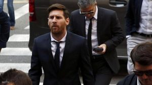 ميسي يكشـ،ـف كيـ،ـف اخبره والده بقرار برشلونة ، وكيـ،ف استقبل الخبر هو وتياجو وباقي الاسرة