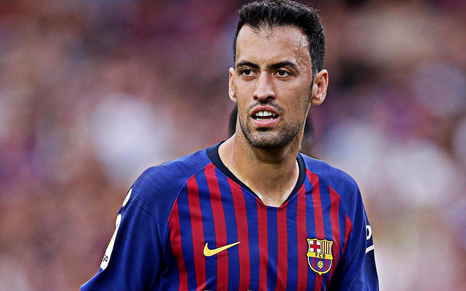 كومان يخـ،ـتار البديل الأمـ،ـثل لـ بوسكيتس في برشلونة