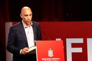 الاتحاد الاسباني يزيـ،ـد الامر اثـ،ـارة ويساند برشلونة وريال مدريد ضد الرابطة
