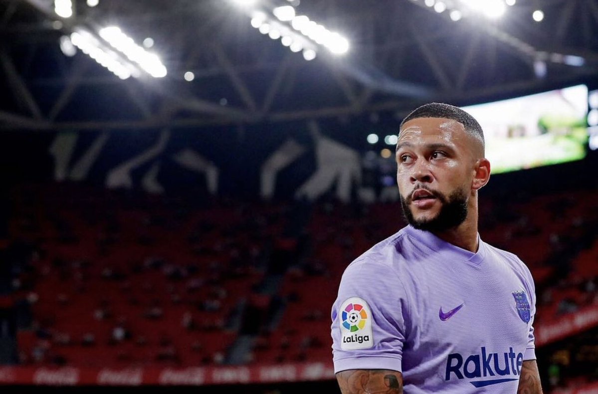 After being asked about his regrets about joining Barcelona, Depay repاied: H0w do you ask me that .