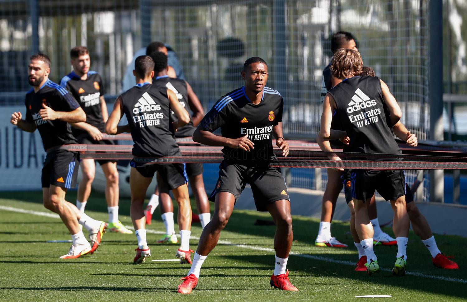 غمـ،ـوض موقف لاعبي ريال مدريد من المشاركة أمام فالنسيا ، يثيـ،ـر القلق داخل الجهاز الفني للفريق