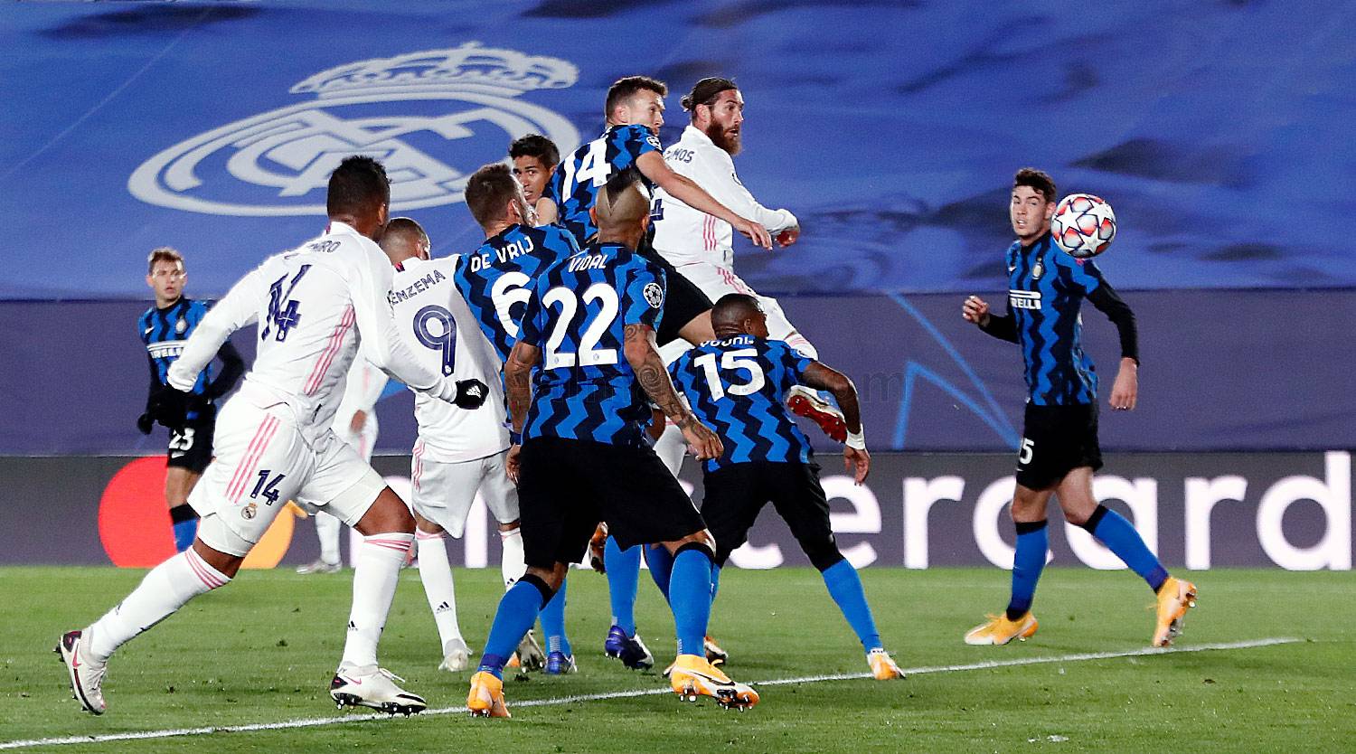 غياب ستينسي وباستوني عن مواجهة ريال مدريد بسبب الاصابة
