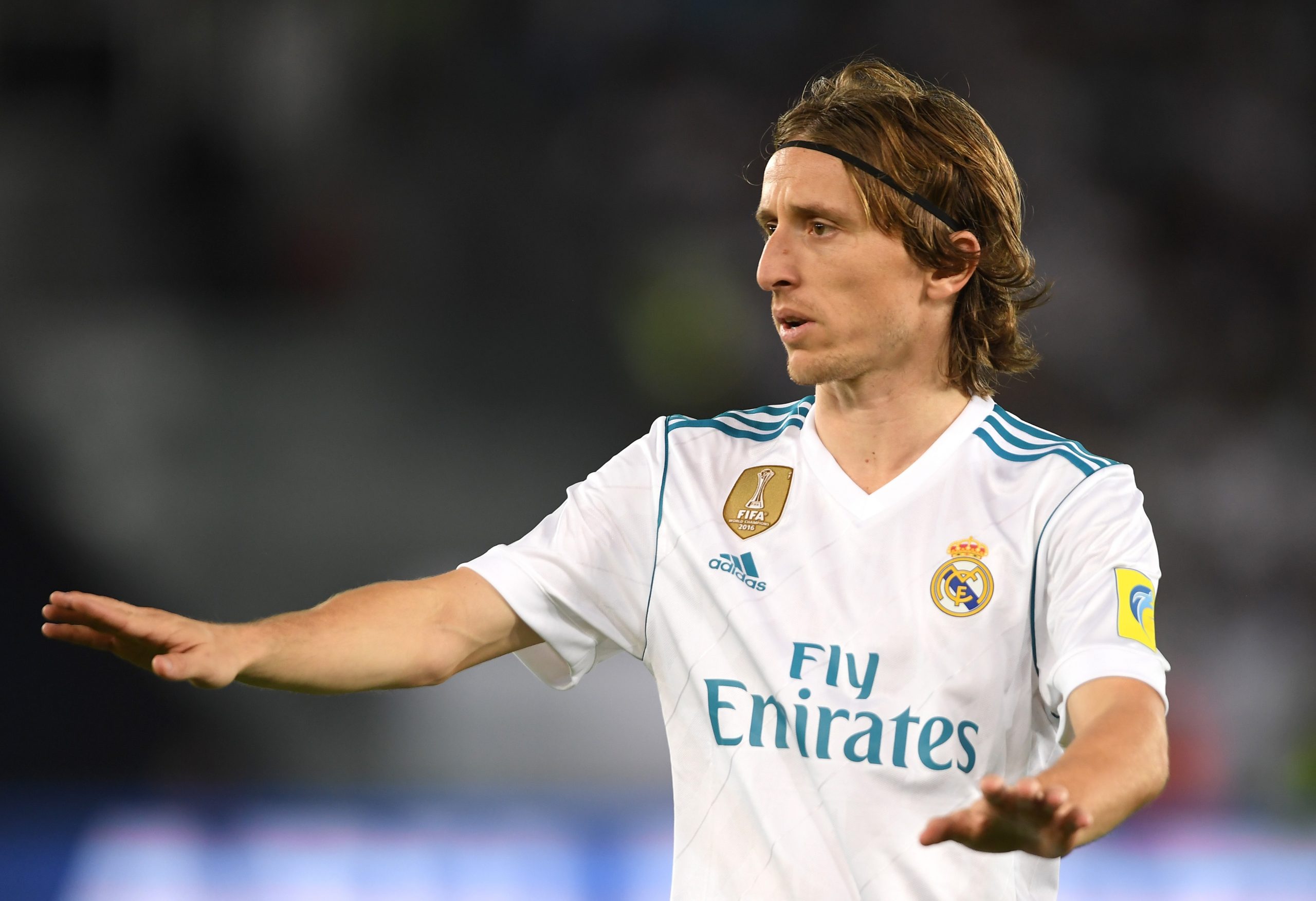 مودريتش في طريقه إلى إنجلترا، ودي ليخت بطل صفقة ريال مدريد التبادلية مع يوفنتوس
