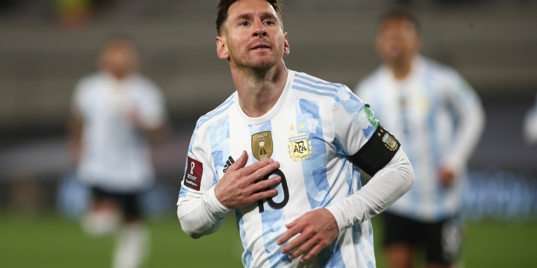 فيديو .. تـ،ـأثر ميسي وبكاءه أثناء هتاف الجماهير له بعد الفوز علي بوليفيا