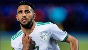رياض محرز يلهب الحماس لدى جمهور مانشستر سيتي والمنتخب الجزائري في المقابلة بشبكة كنال +