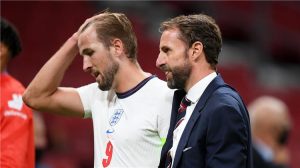 مدرب المنتخب الإنجليزي يبعث بنصيحة إلى هاري كين بعد تولي كونتي تدريب توتنهام