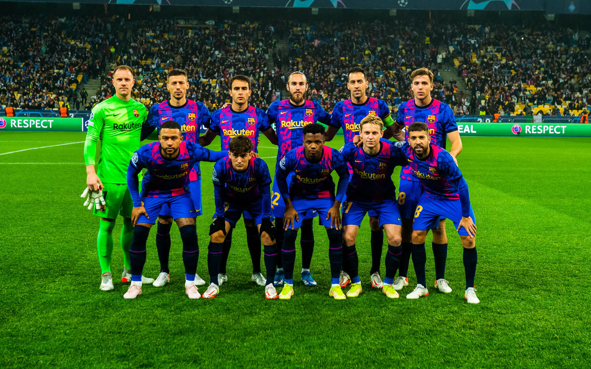 برشلونة يتخطى دينامو كييف وبايرن يدك حصون بنفيكا بخماسية .. تعرف على ترتيب المجموعة وفرص البلوجرانا في التأهل لدور الـ ١٦ من دوري الأبطال