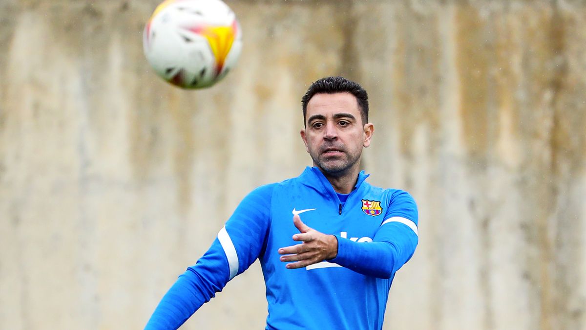 After the return of Xavi and Elvis .. a new legend from Barcelona legends wishes to return soon