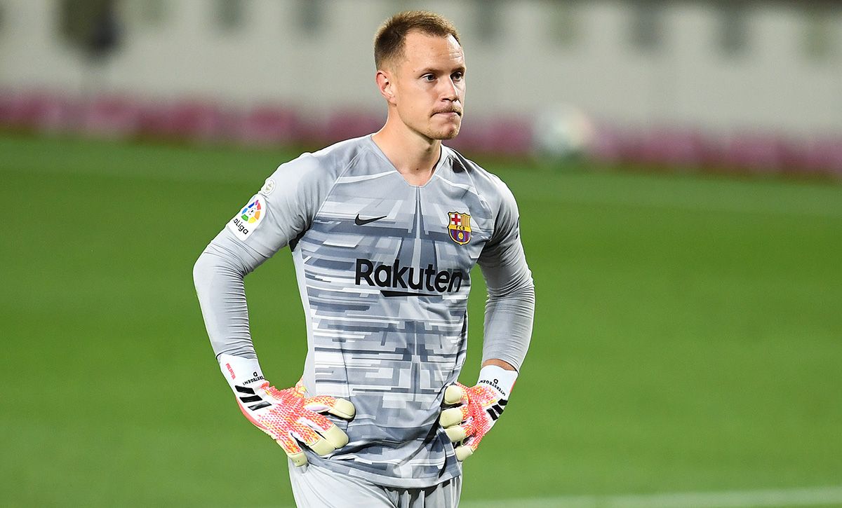 Sport: Barcelona decides to replace the German wall with the 25-year-old Cameroonian Dam, and the latter agrees, however.