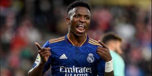 سبورت: فينيسيوس يتسبب في أزمة بريال مدريد بسبب مبابي