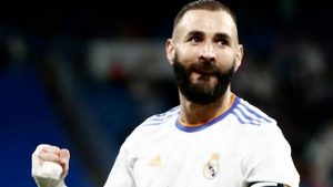 بنزيما يحول دون رحيل اللاعب المدريدي