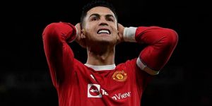 أسطورة المنتخب الفرنسي لرونالدو : عليك بالتفكير في الاعتزال قبل فوات الأوان .