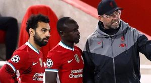 كلوب يتسبب في حالة من الغضب بعد تجاهل محمد صلاح والانحياز لماني